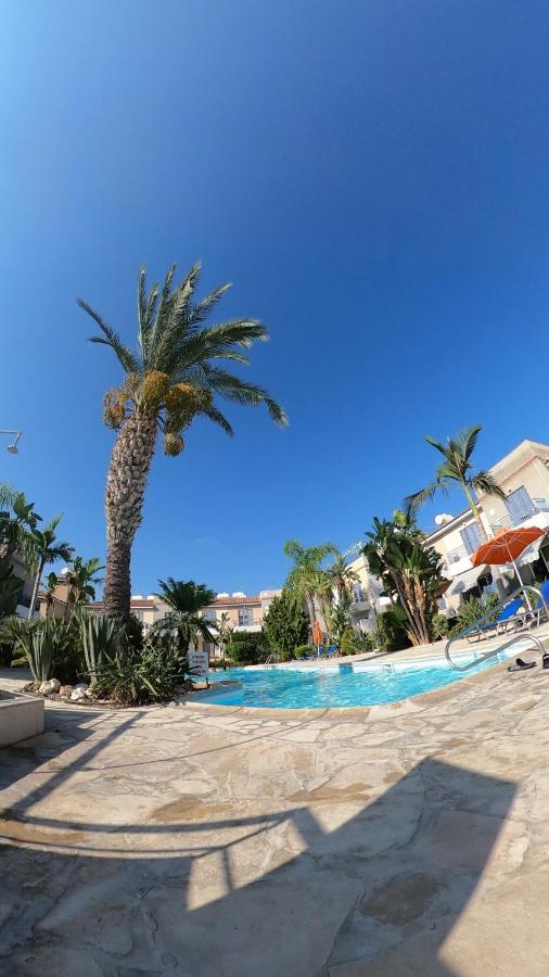 Maya Paphos Buitenkant foto