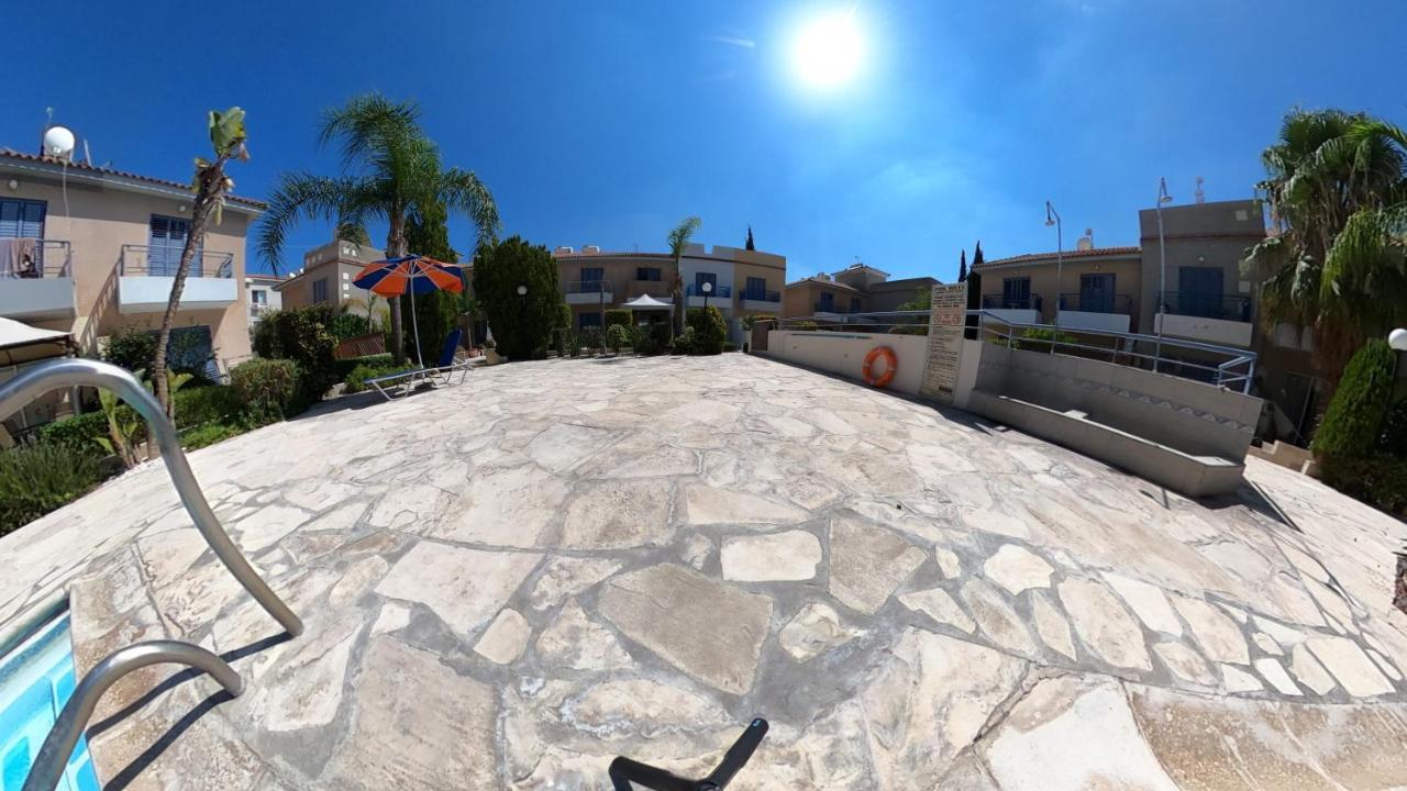 Maya Paphos Buitenkant foto