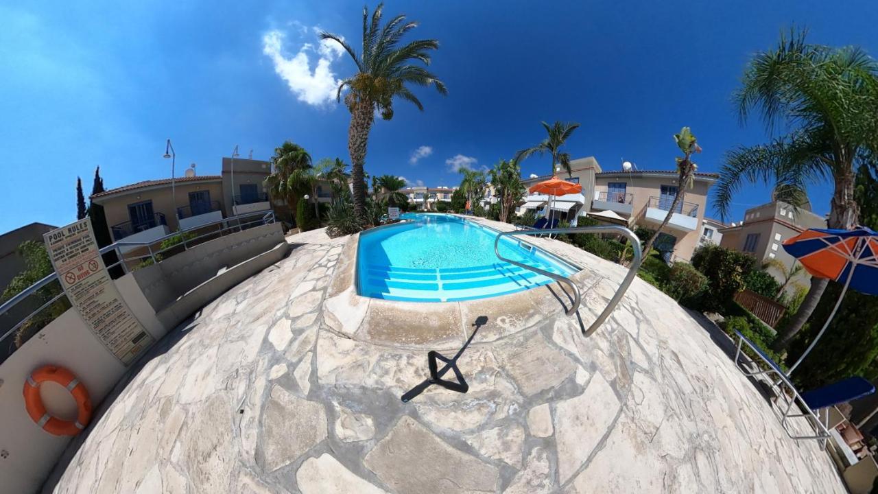 Maya Paphos Buitenkant foto