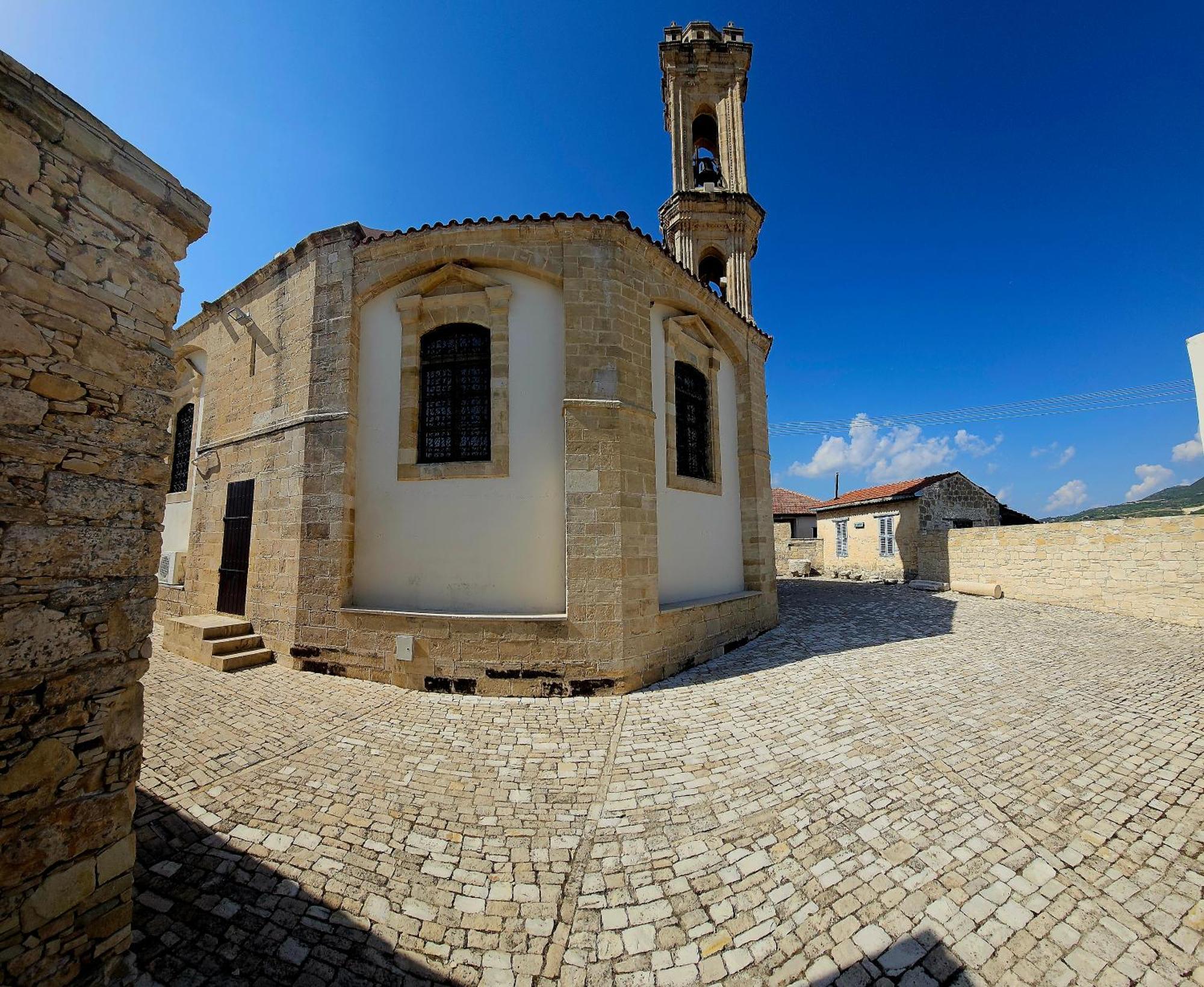 Maya Paphos Buitenkant foto