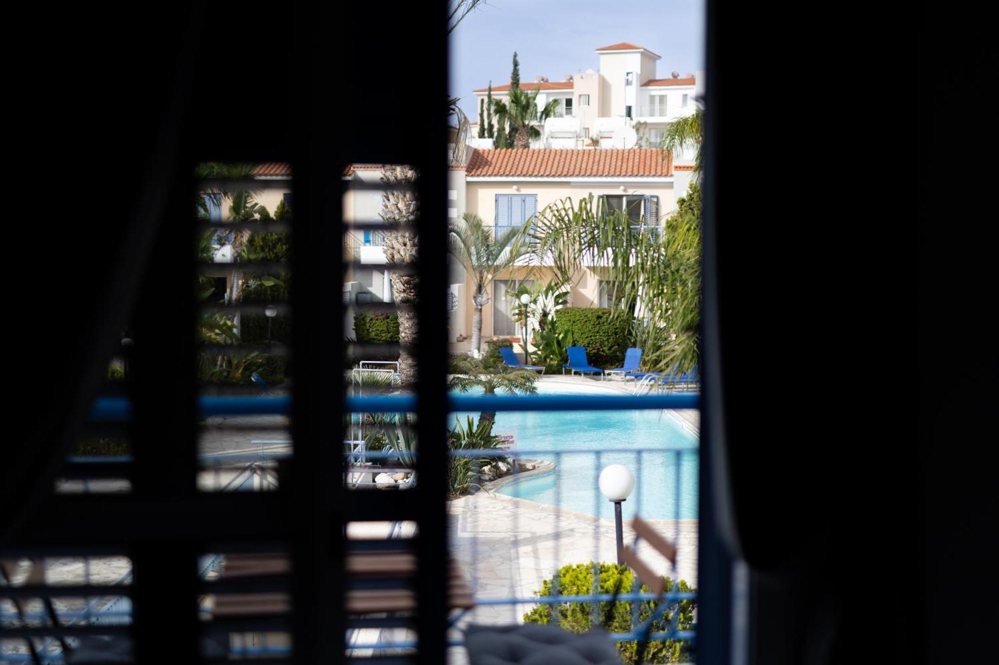 Maya Paphos Buitenkant foto